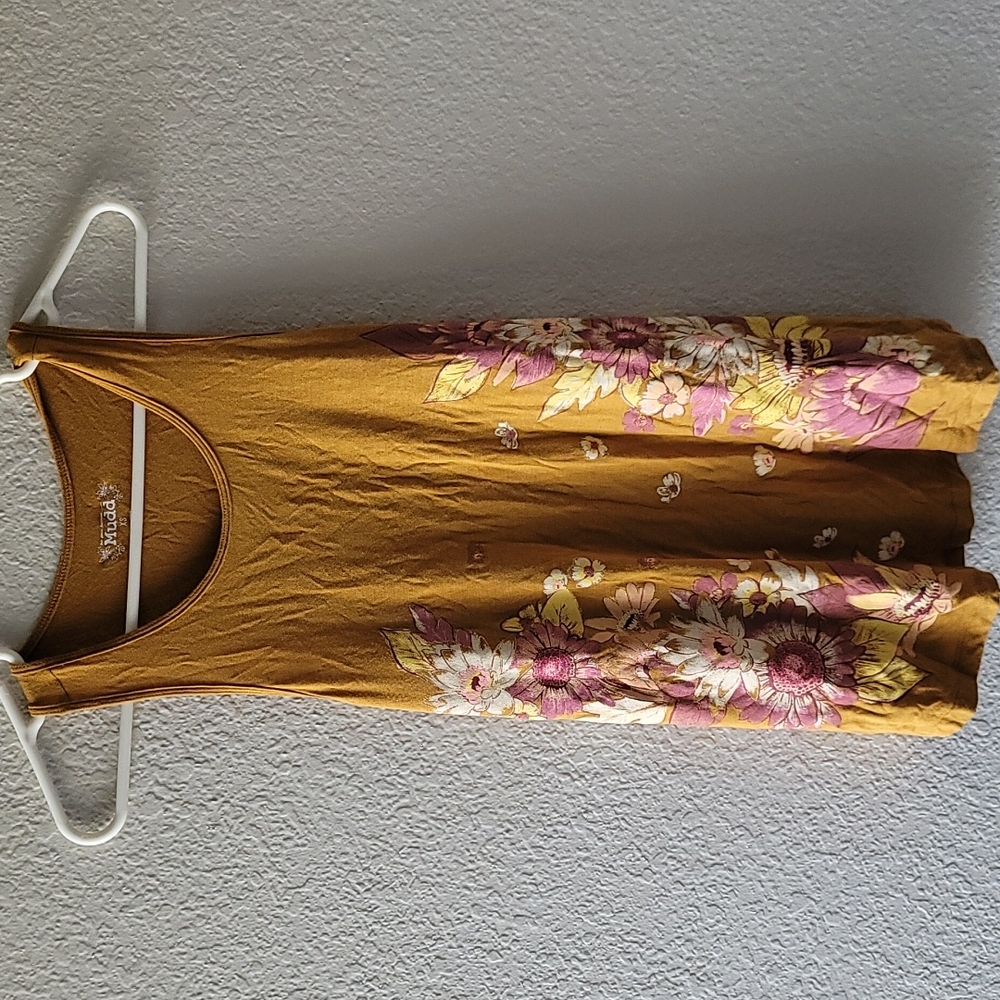 Mudd Tank with Floral Design on sides